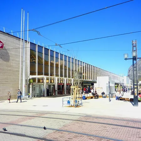 A Cote De La Gare * Grenoble